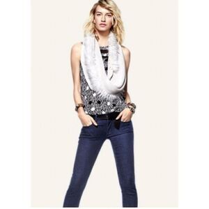 Cabi Fur trimmed Knit Infinity shawl Scarf cream color boho alpine cozycore snoo